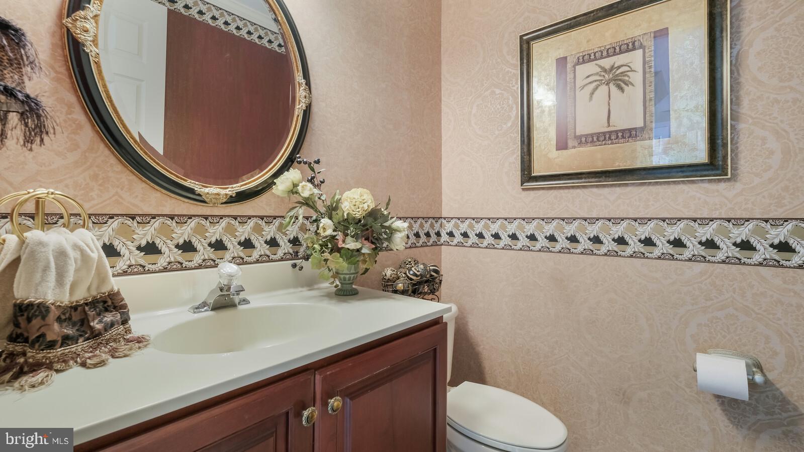 DARK HOLLOW - Residential