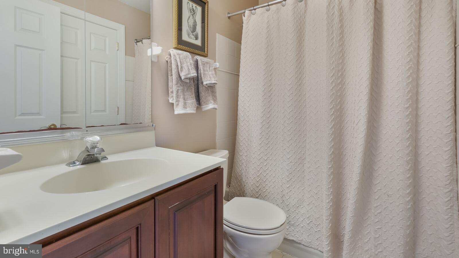 DARK HOLLOW - Residential