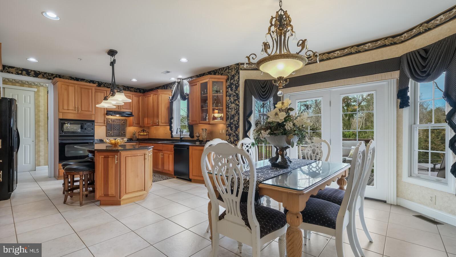 DARK HOLLOW - Residential