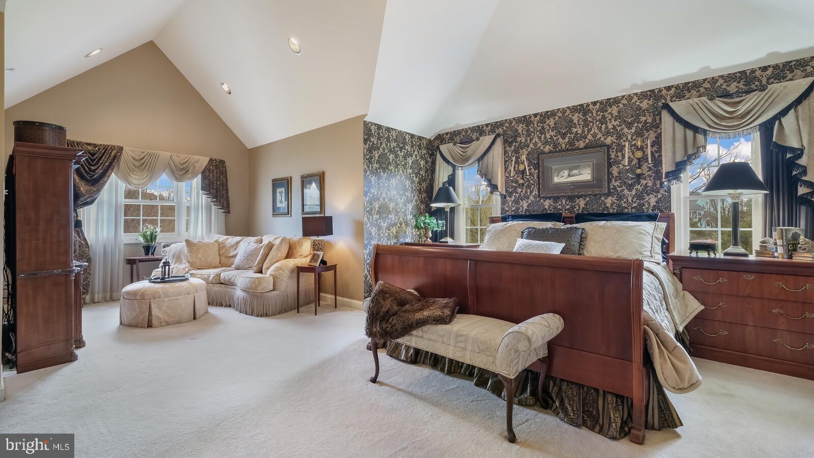 DARK HOLLOW - Residential