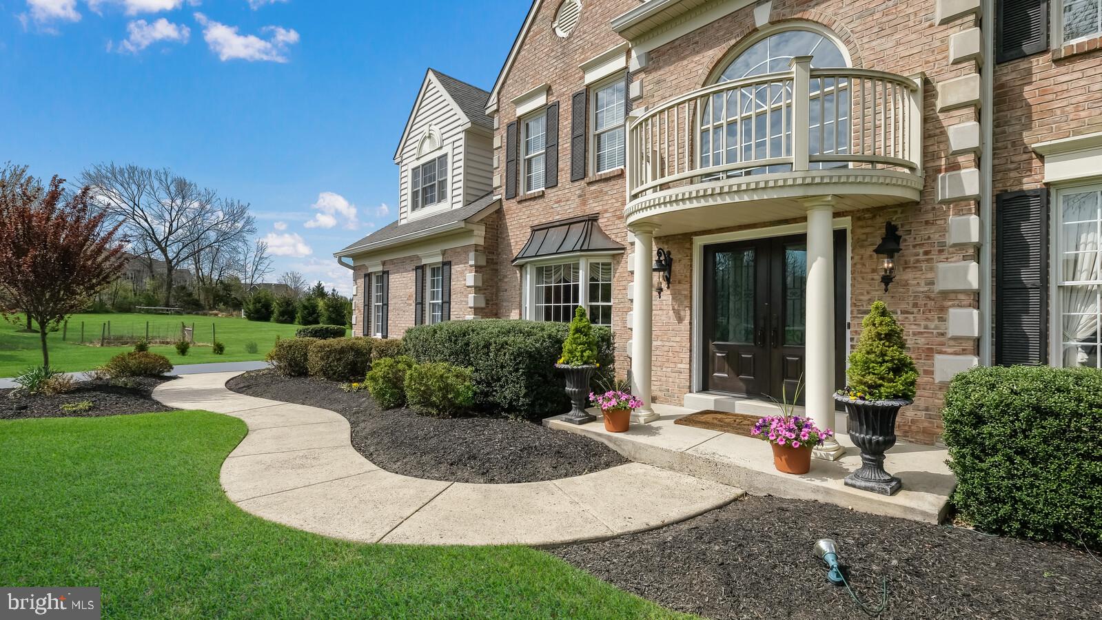 DARK HOLLOW - Residential