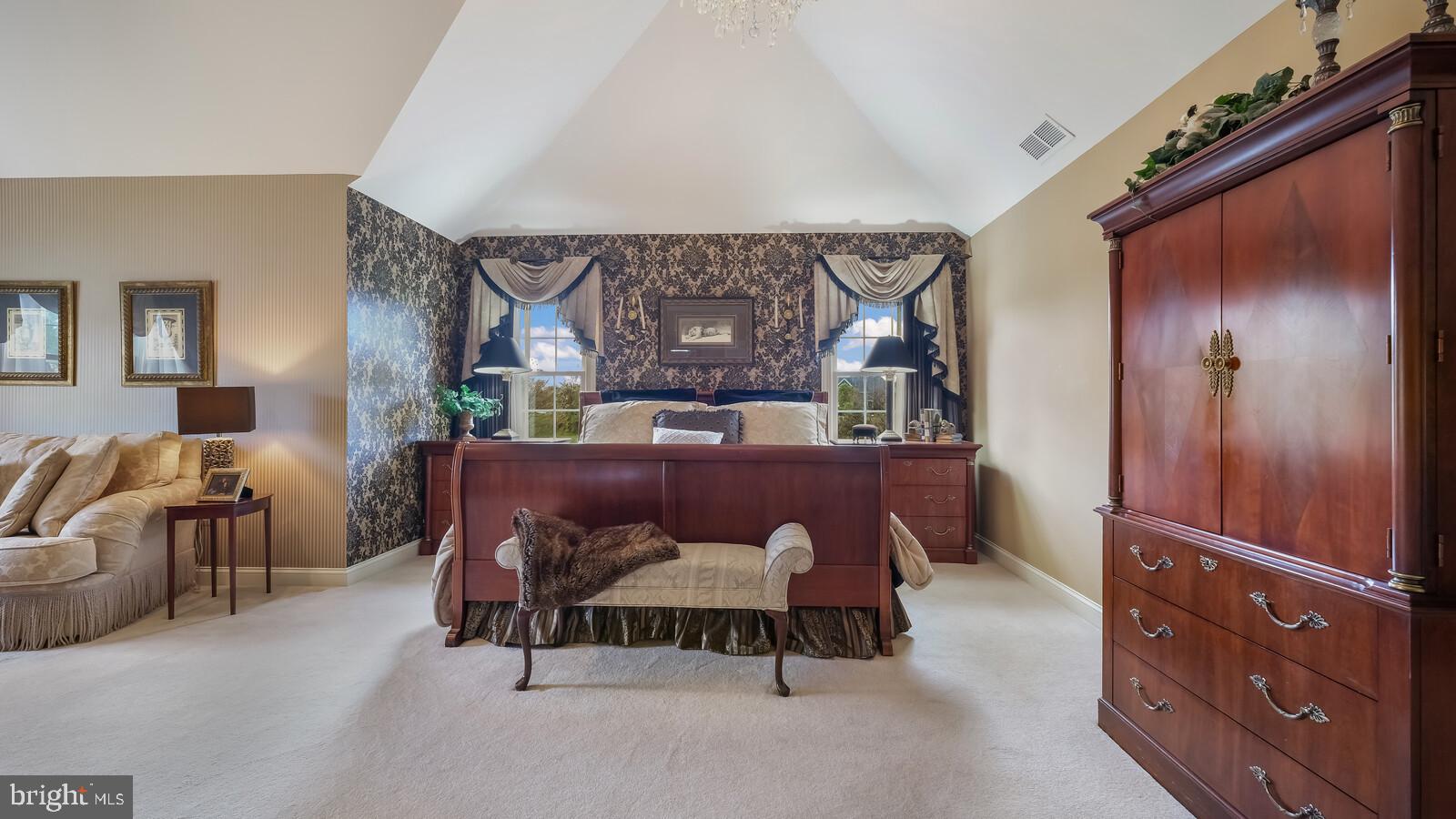 DARK HOLLOW - Residential