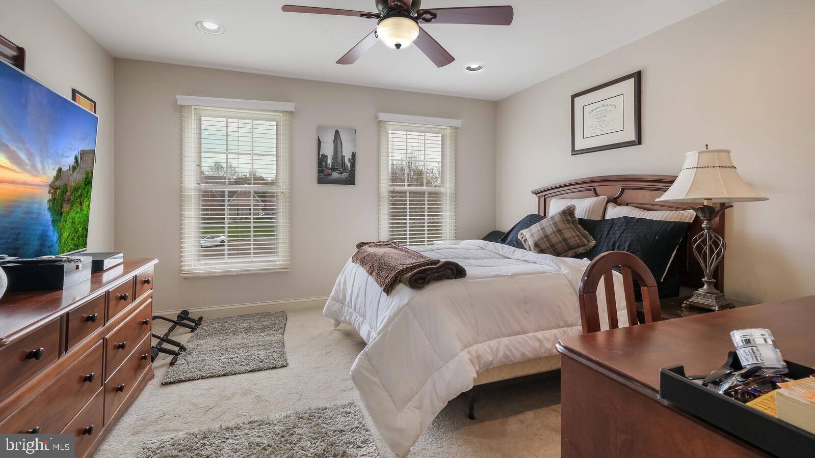 DARK HOLLOW - Residential