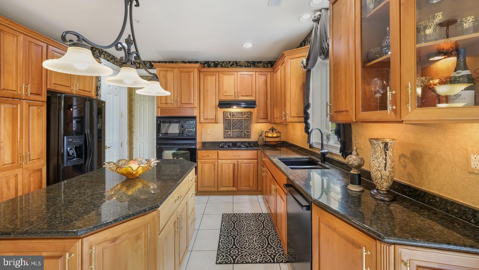 DARK HOLLOW - Residential