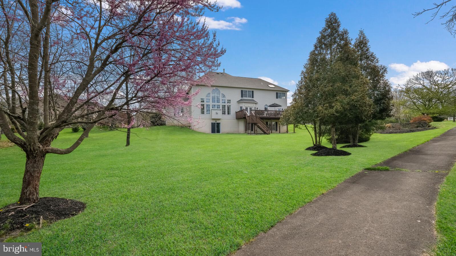 DARK HOLLOW - Residential