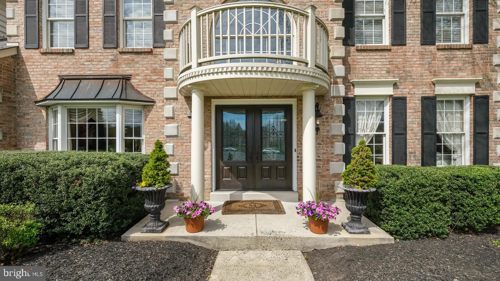 DARK HOLLOW - Residential