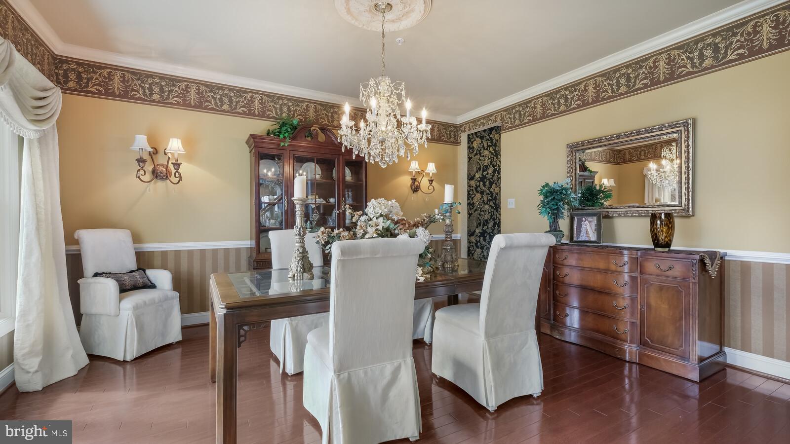 DARK HOLLOW - Residential