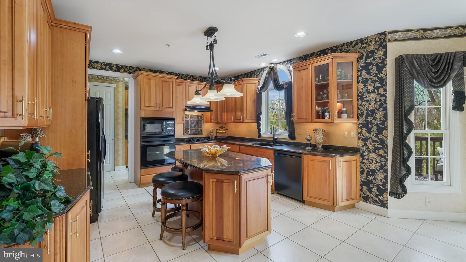 DARK HOLLOW - Residential