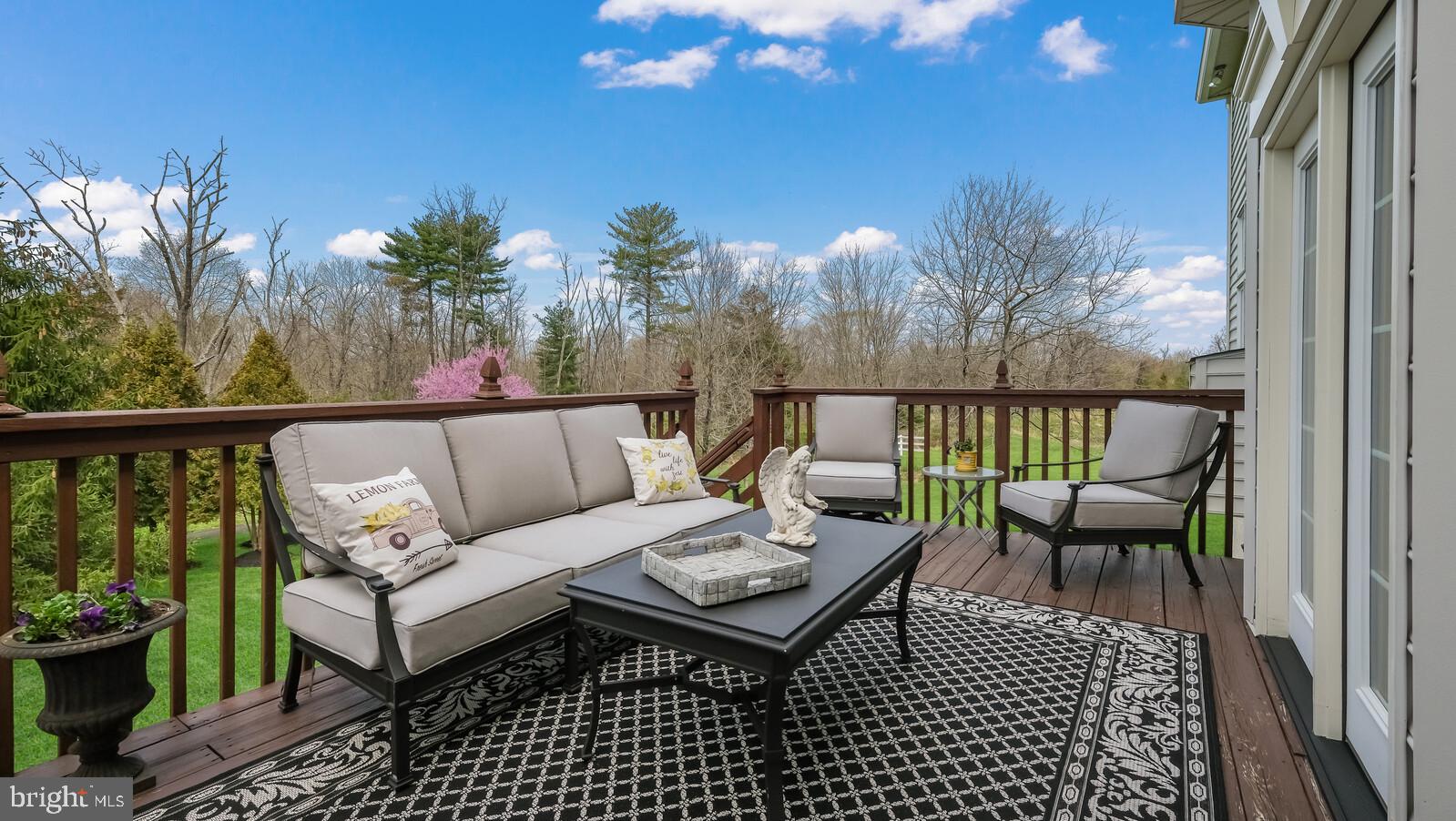 DARK HOLLOW - Residential