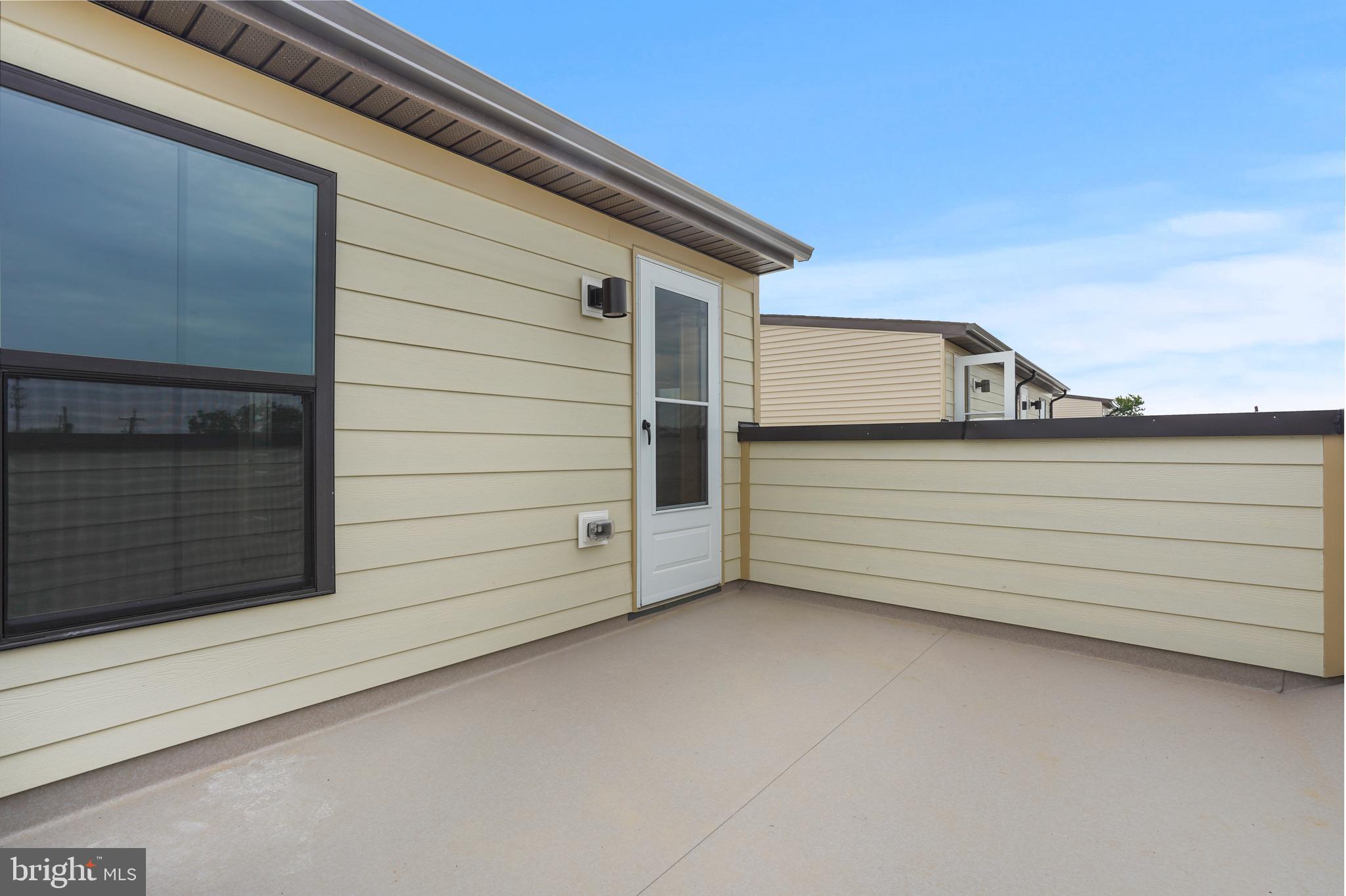 VILLAGE OF TOWNE SQUARE - Residential Lease