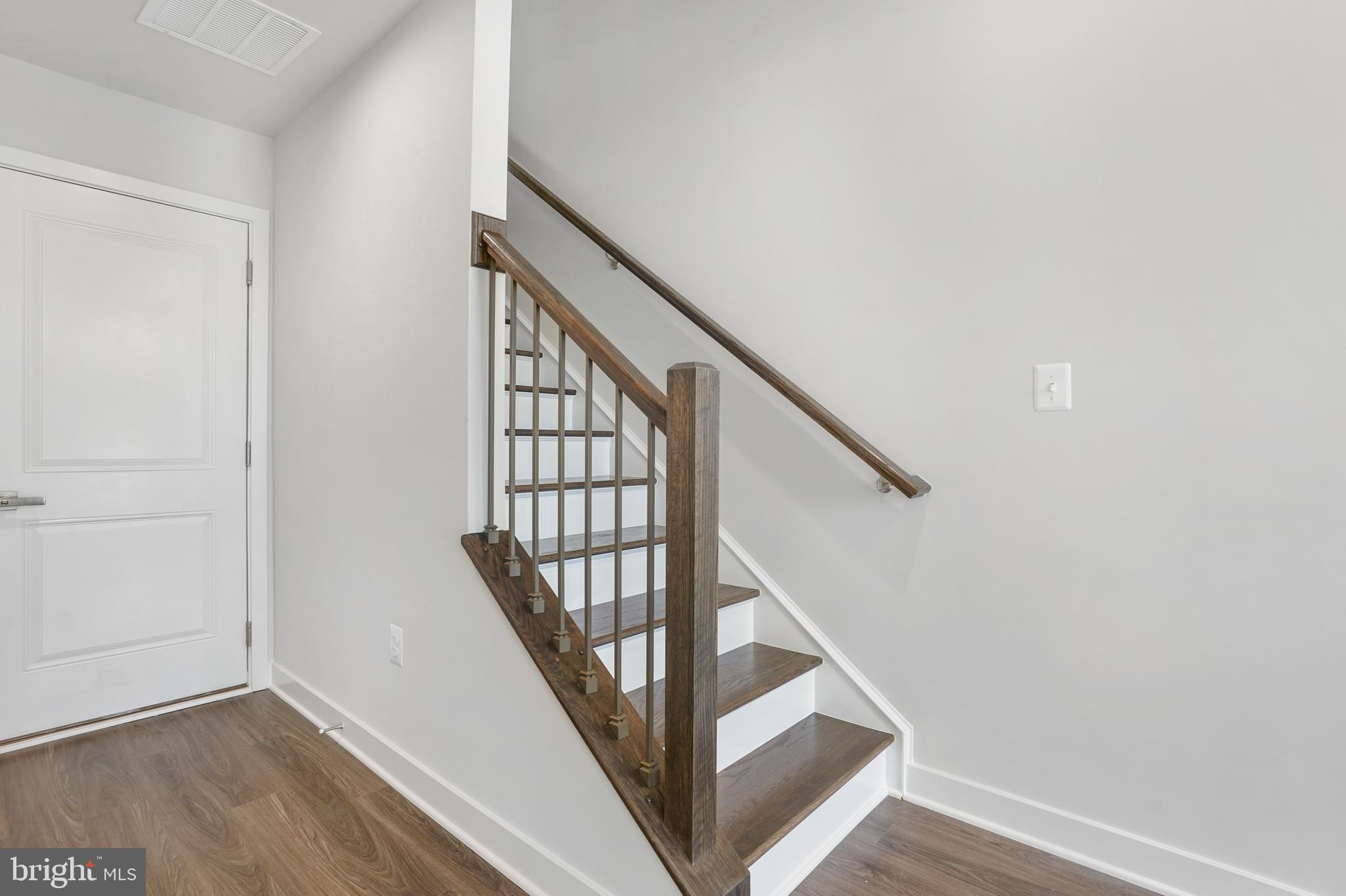 VILLAGE OF TOWNE SQUARE - Residential Lease