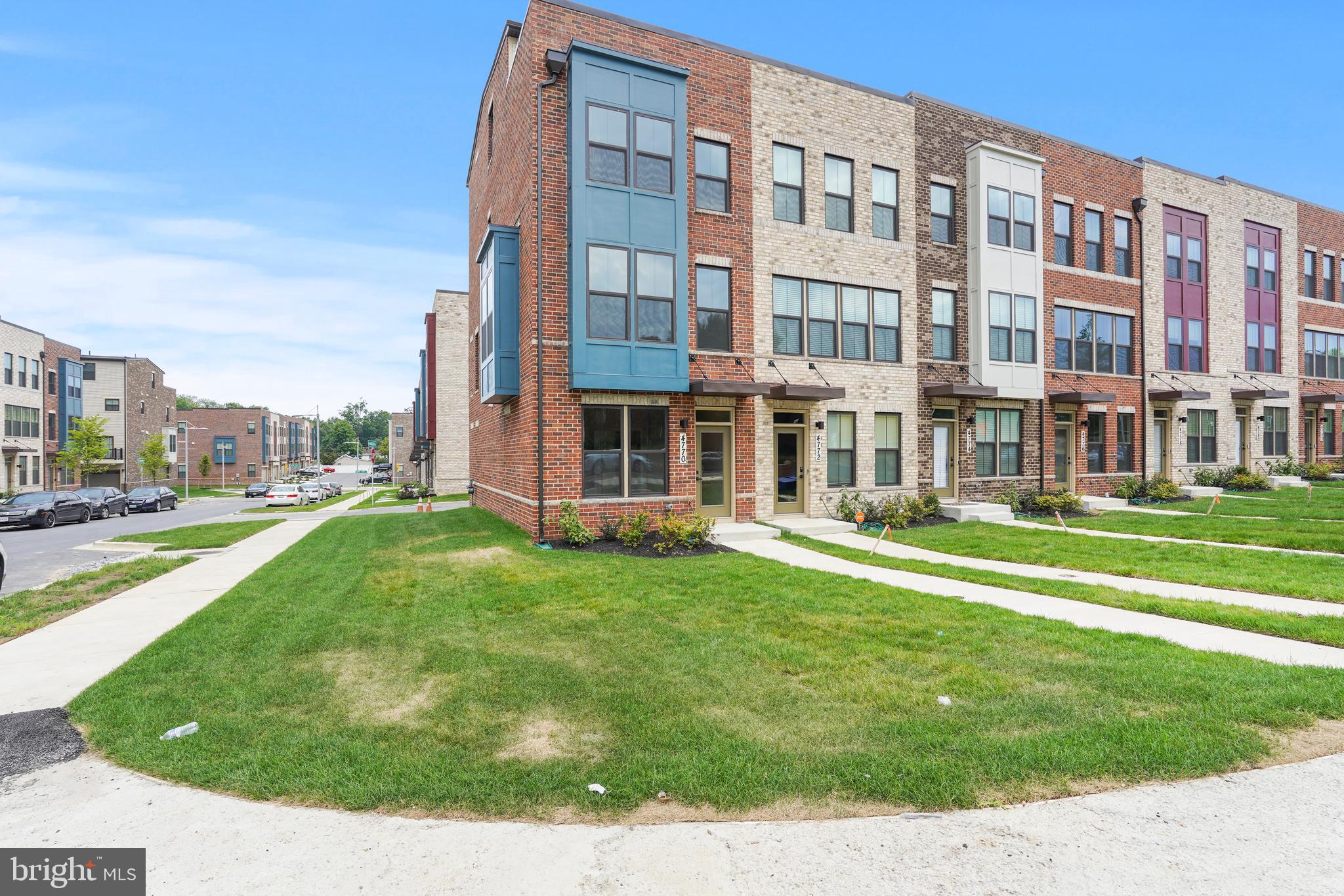 VILLAGE OF TOWNE SQUARE - Residential Lease