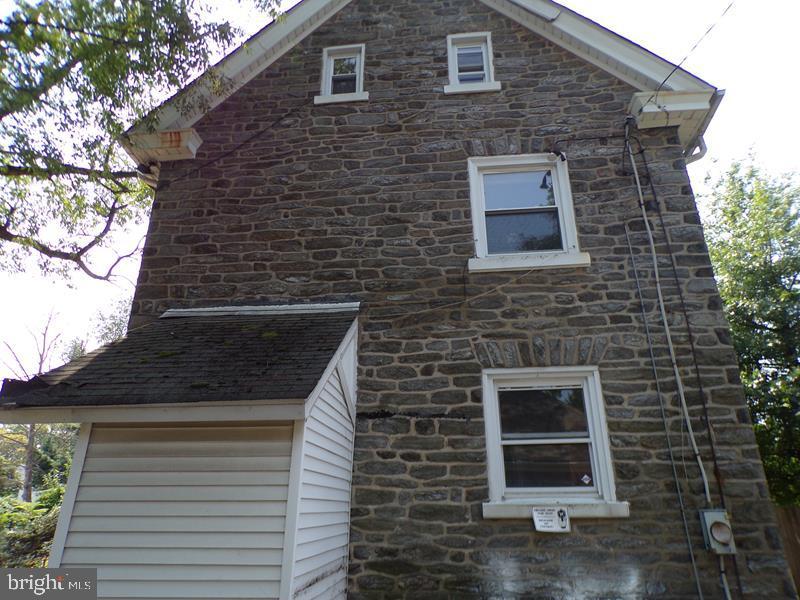 2217 GEORGES LANE 23