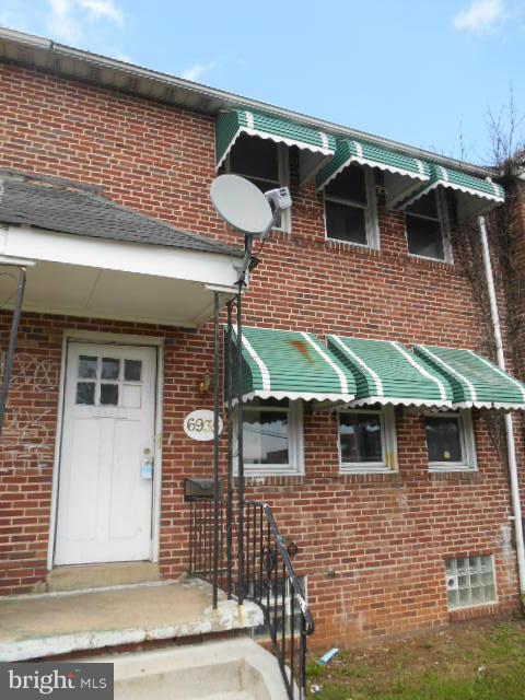 Falstaff Reisterstown corridor and right on a main bus line ! Walk to everything in sight ! Convenient to downtown AND the beltway. Three finished levels of living and a rear yard for play. This one is all about convenience and space. Don't let it slip by !