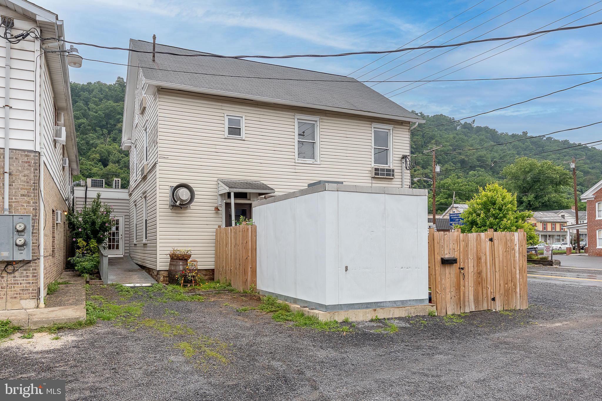 174 N WASHINGTON STREET