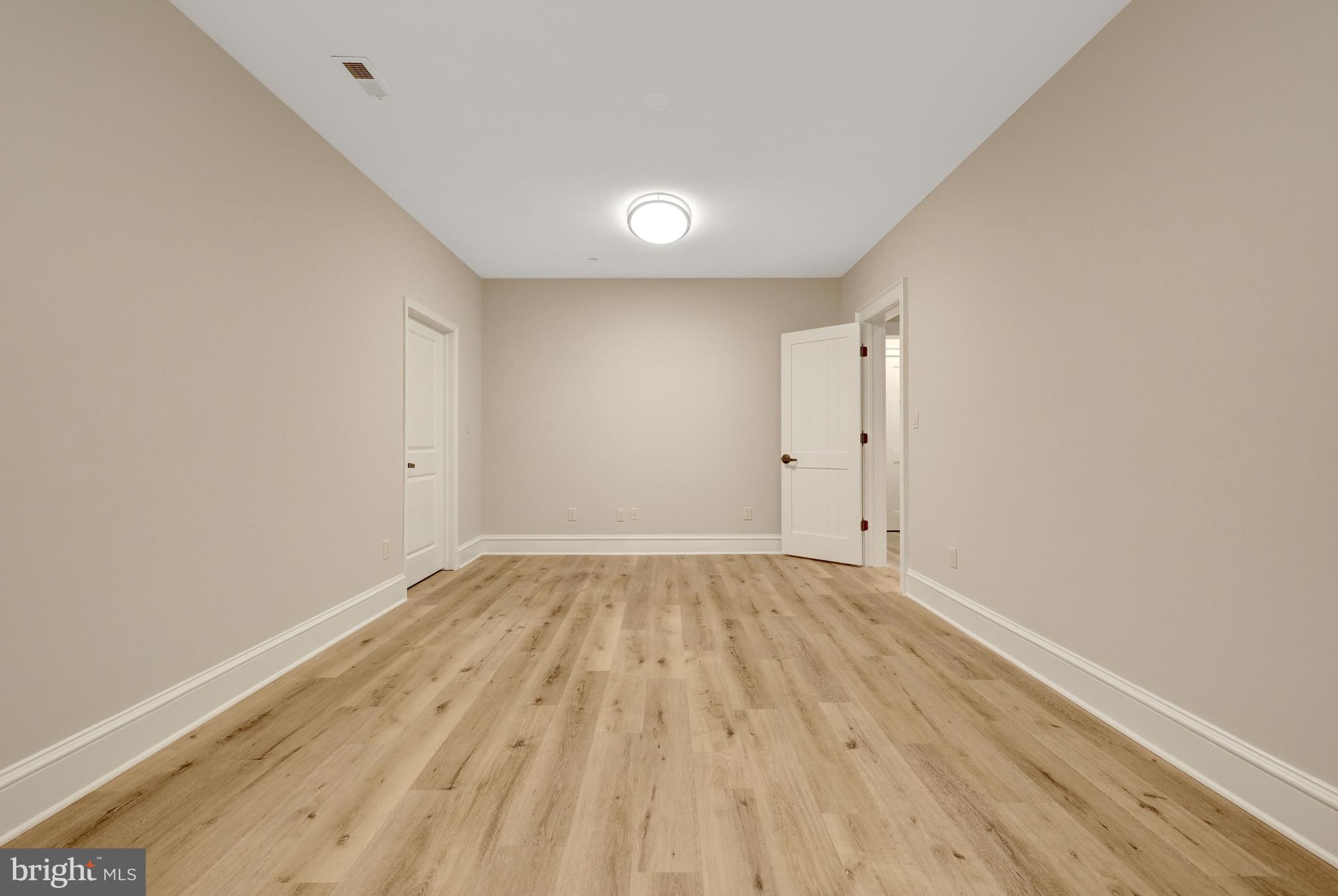 KENTLAND POND - Residential