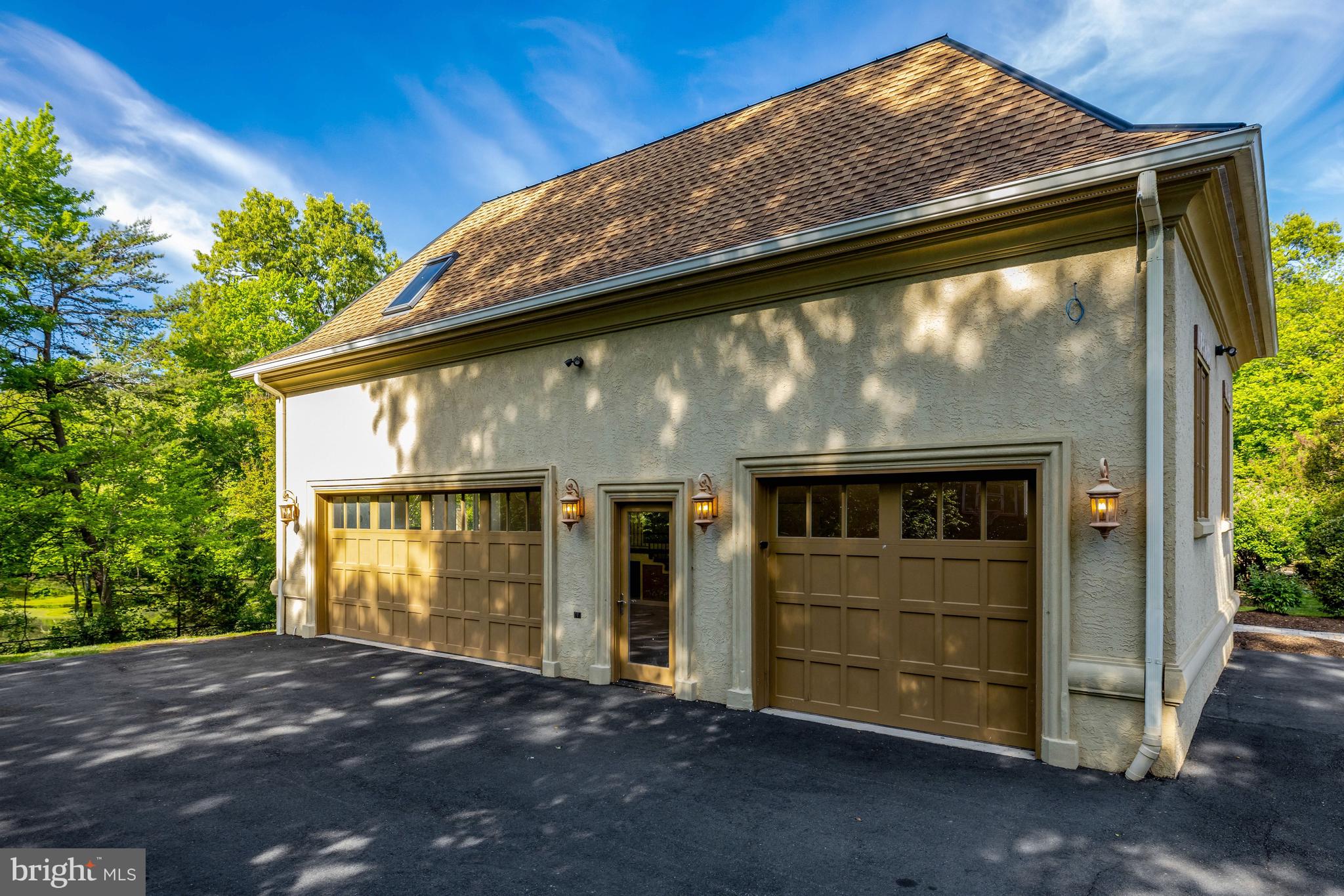 KENTLAND POND - Residential