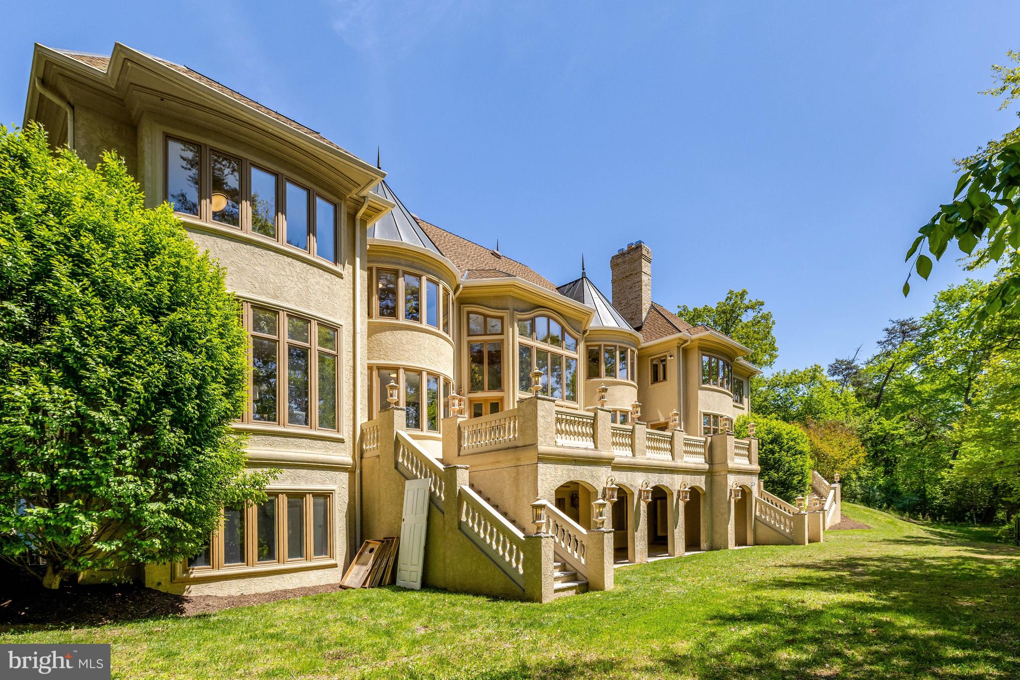 608 KENTLAND DRIVE