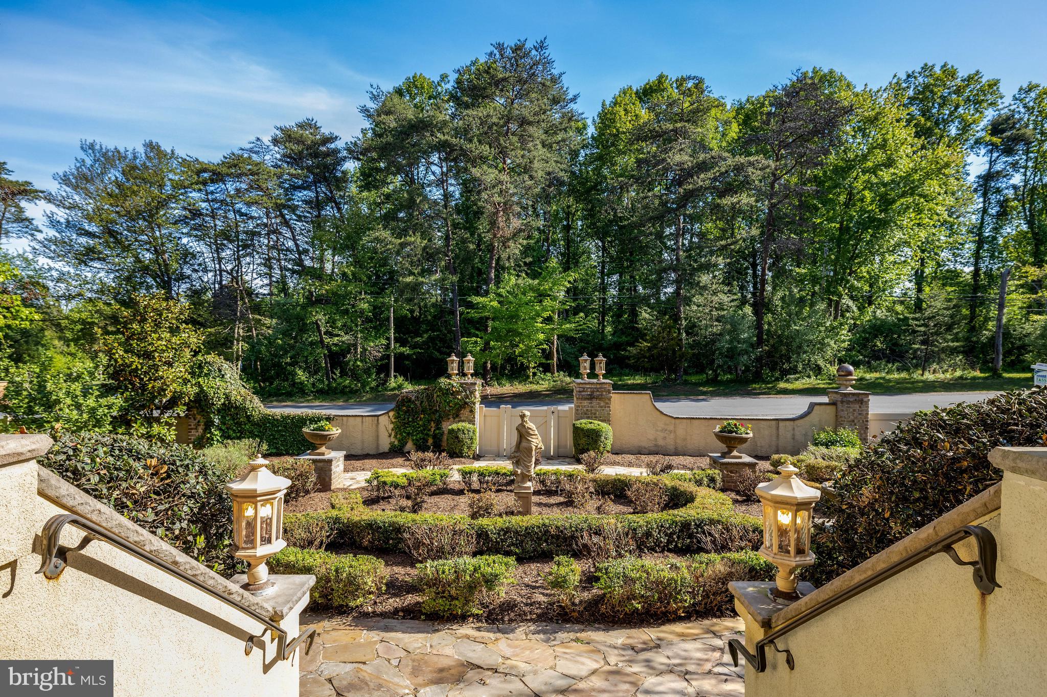 KENTLAND POND - Residential