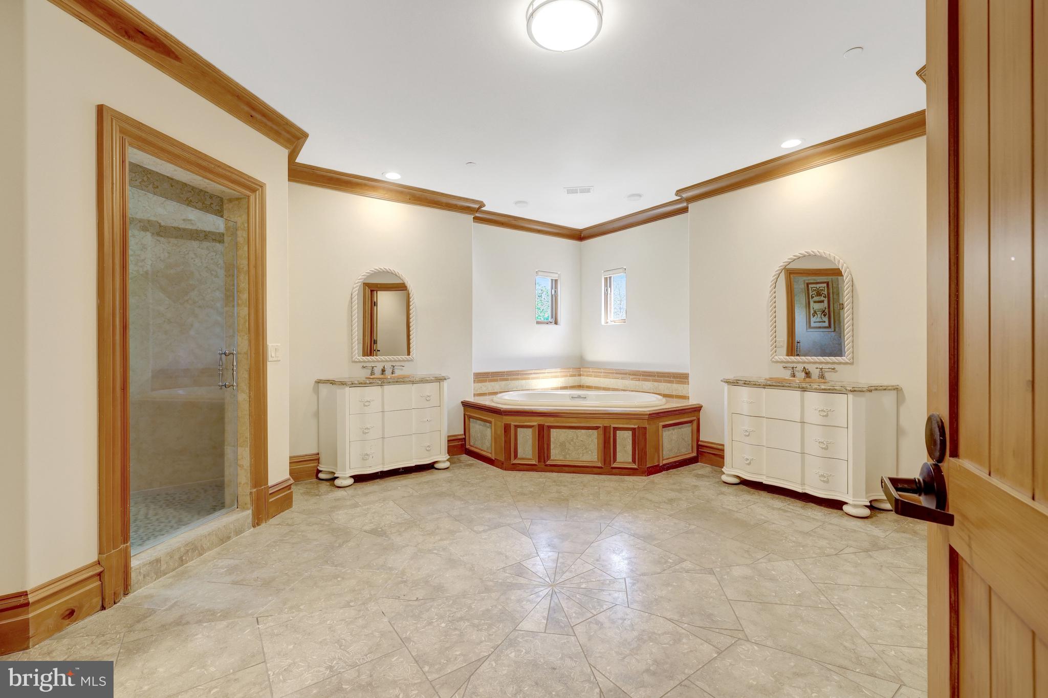 KENTLAND POND - Residential