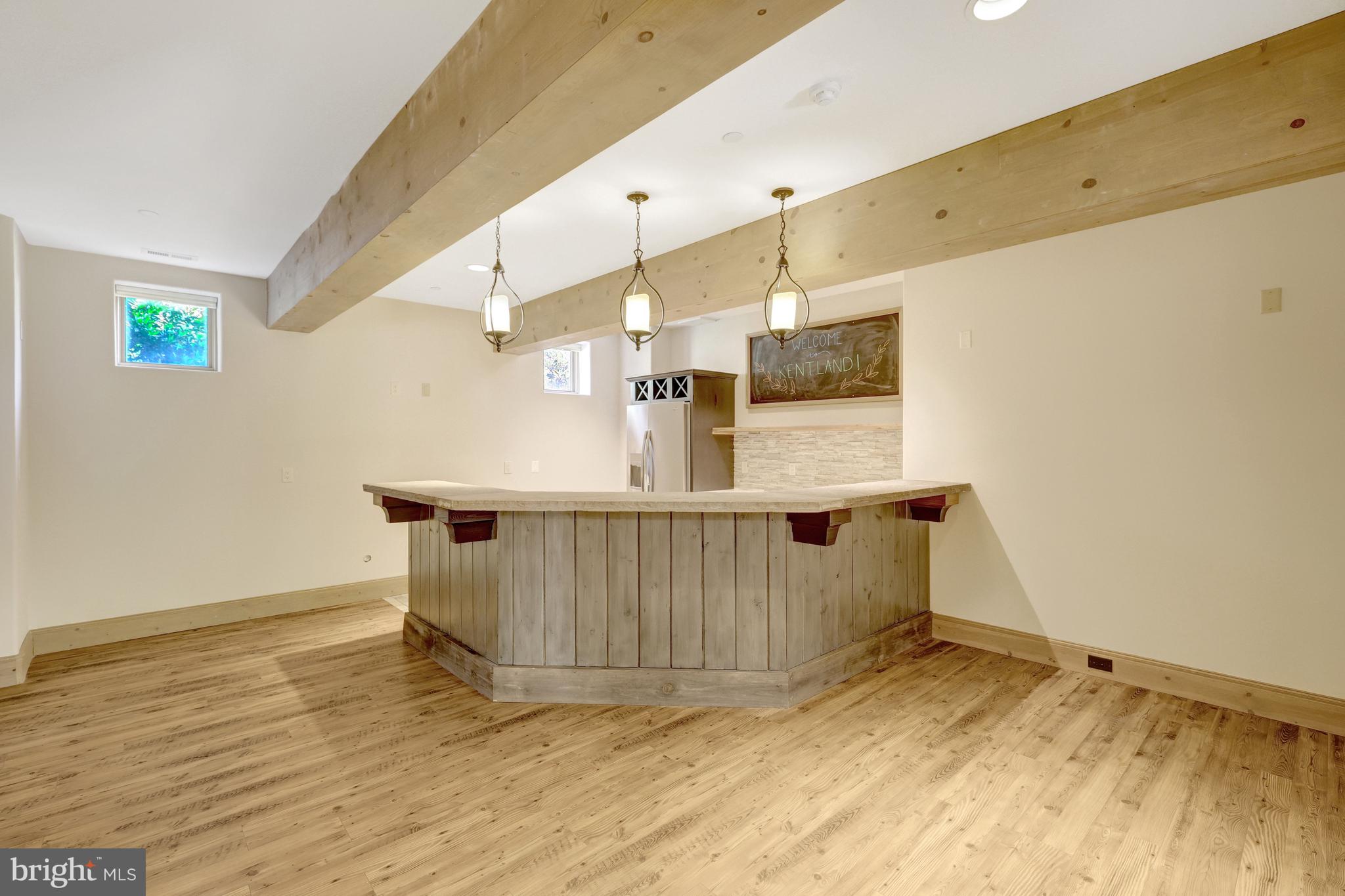 KENTLAND POND - Residential