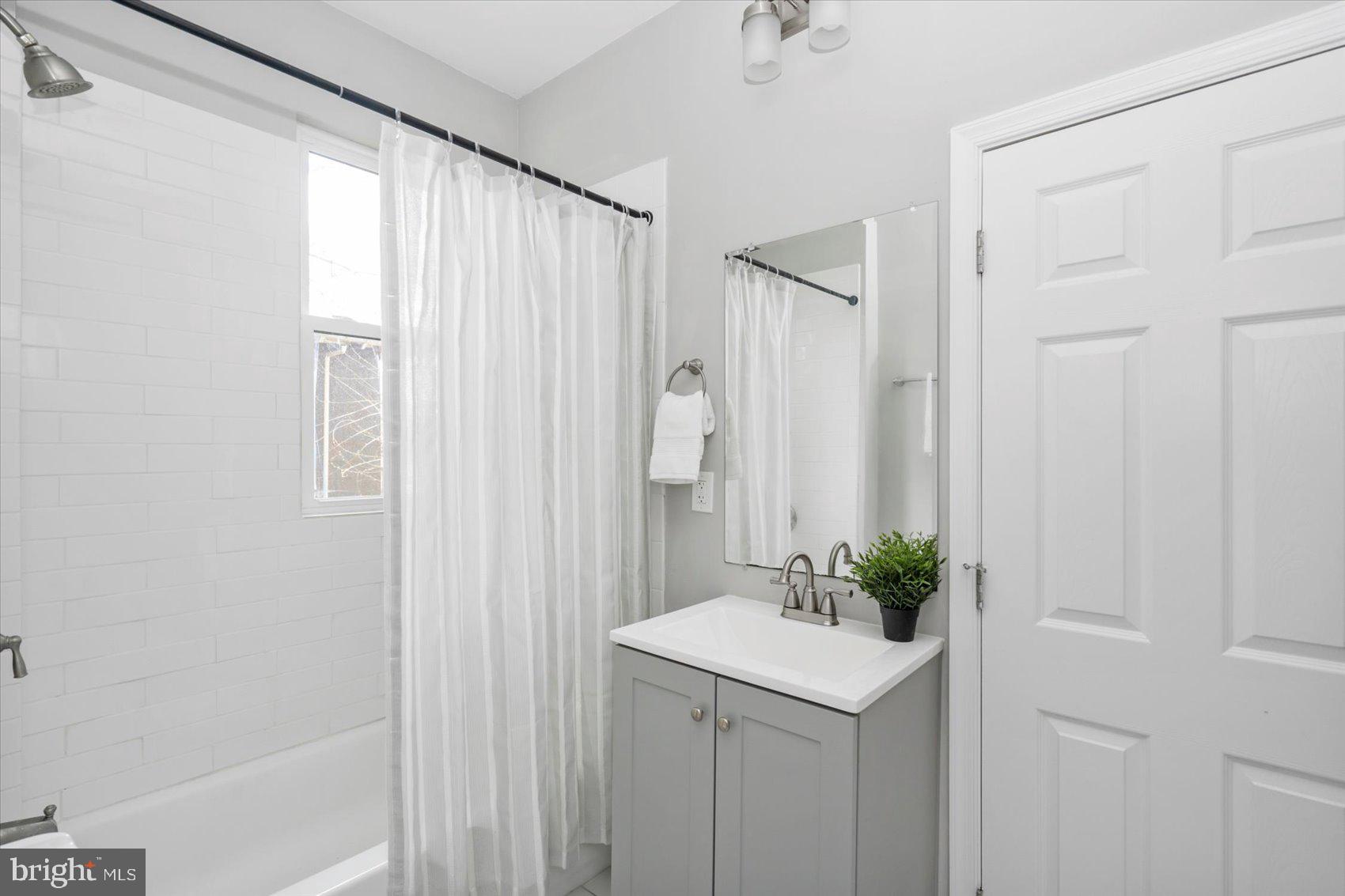 MOUNT WASHINGTON - Residential