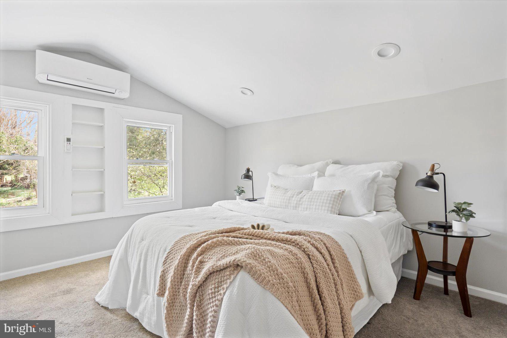 MOUNT WASHINGTON - Residential