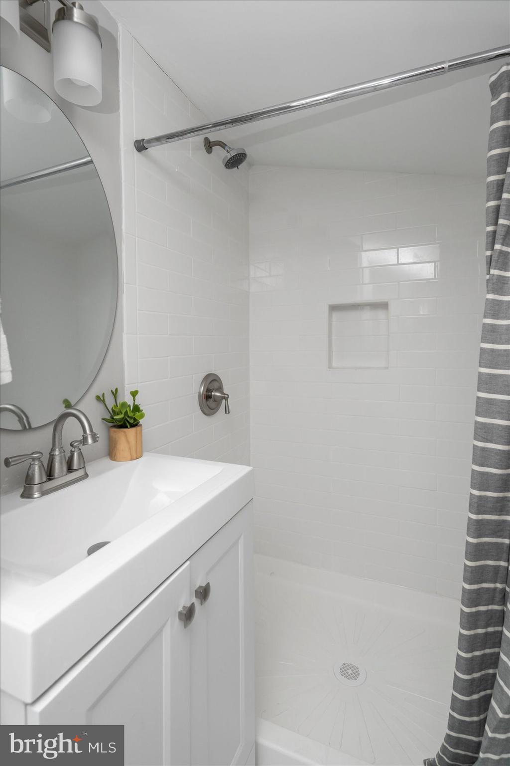 MOUNT WASHINGTON - Residential