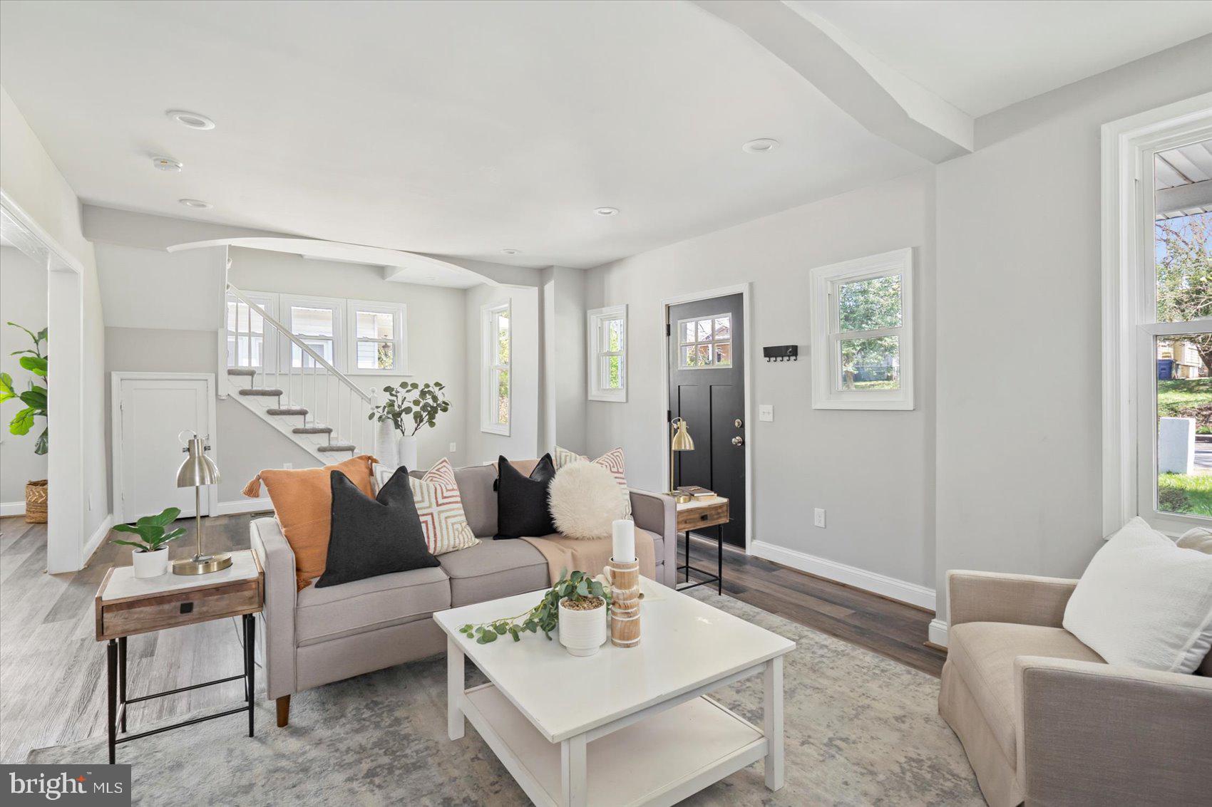MOUNT WASHINGTON - Residential