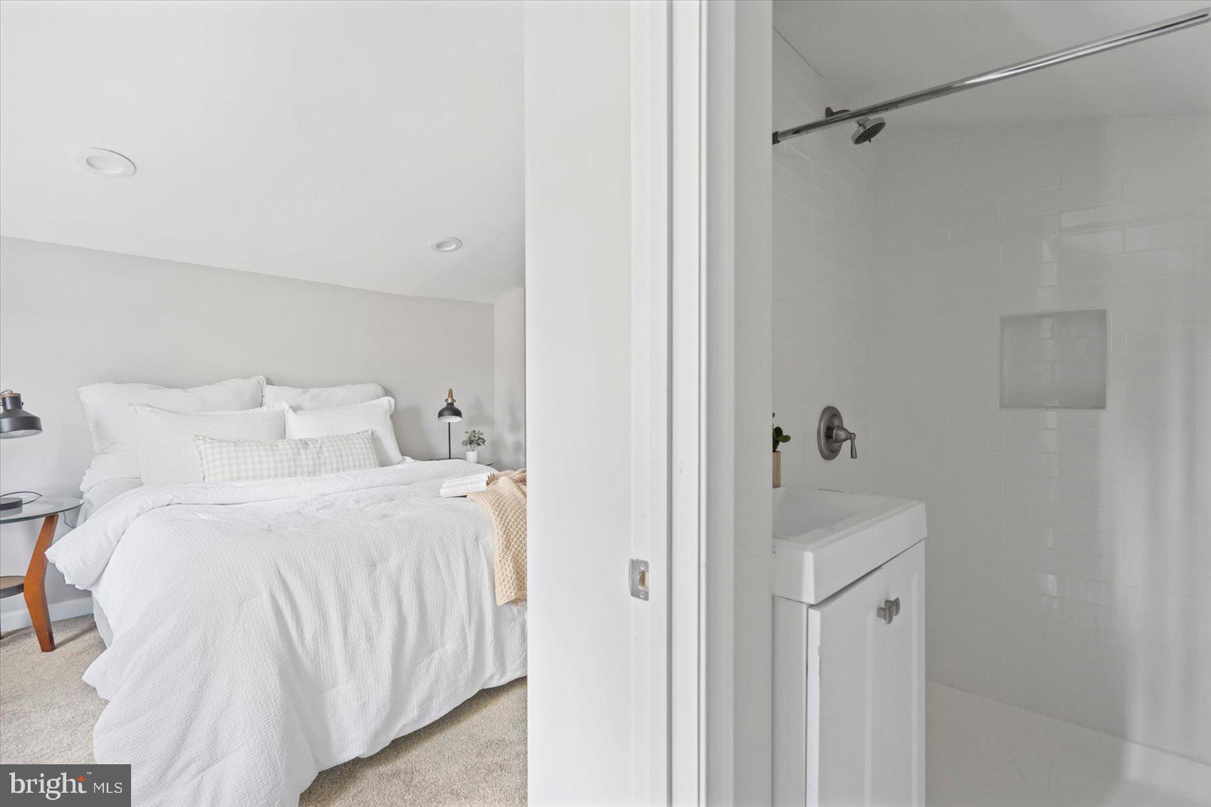 MOUNT WASHINGTON - Residential