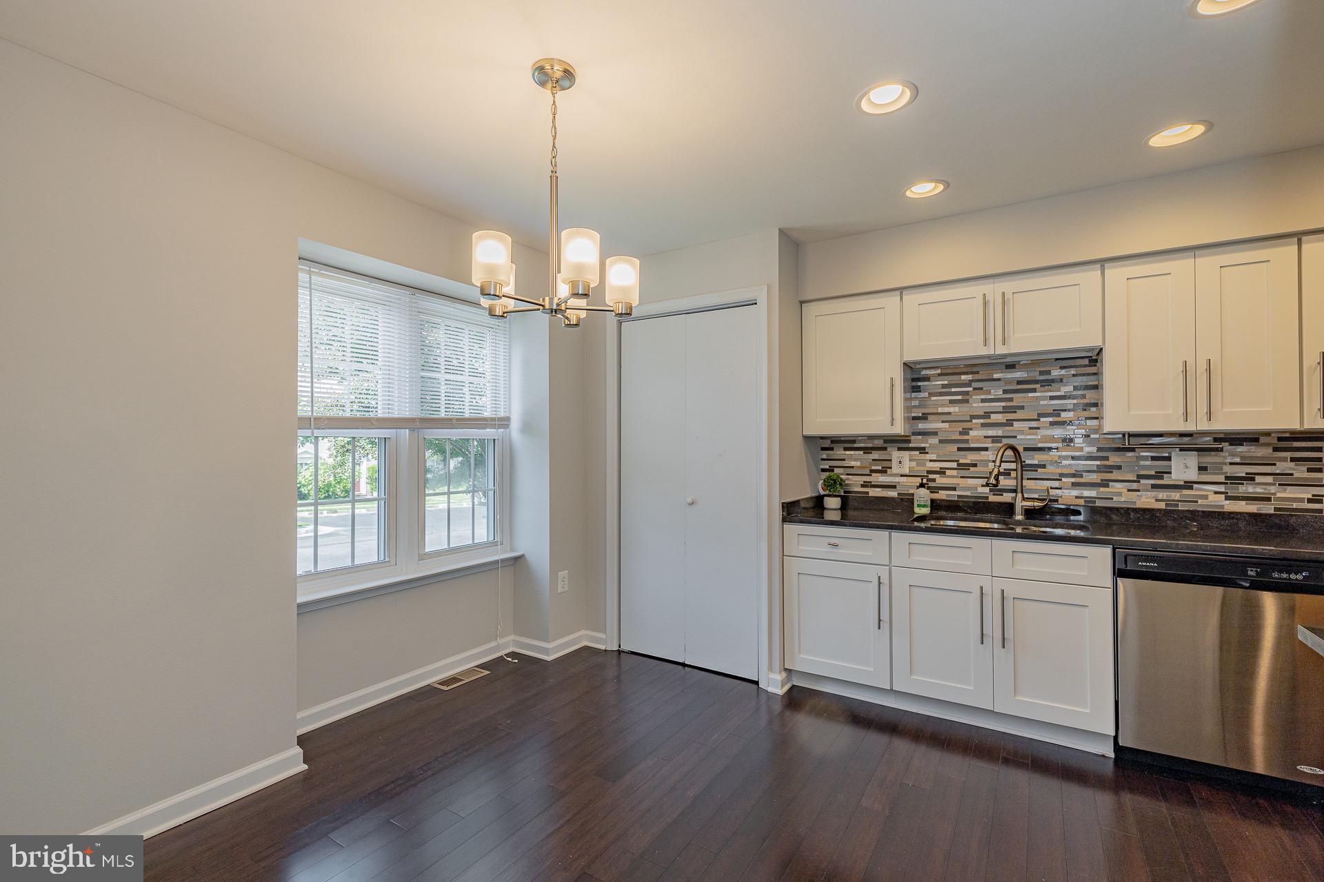 LAKE RIDGE - Residential