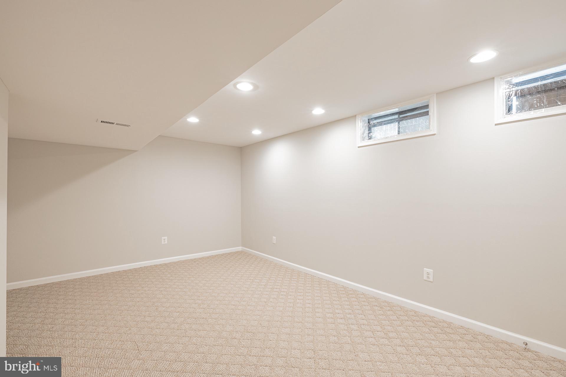 LAKE RIDGE - Residential
