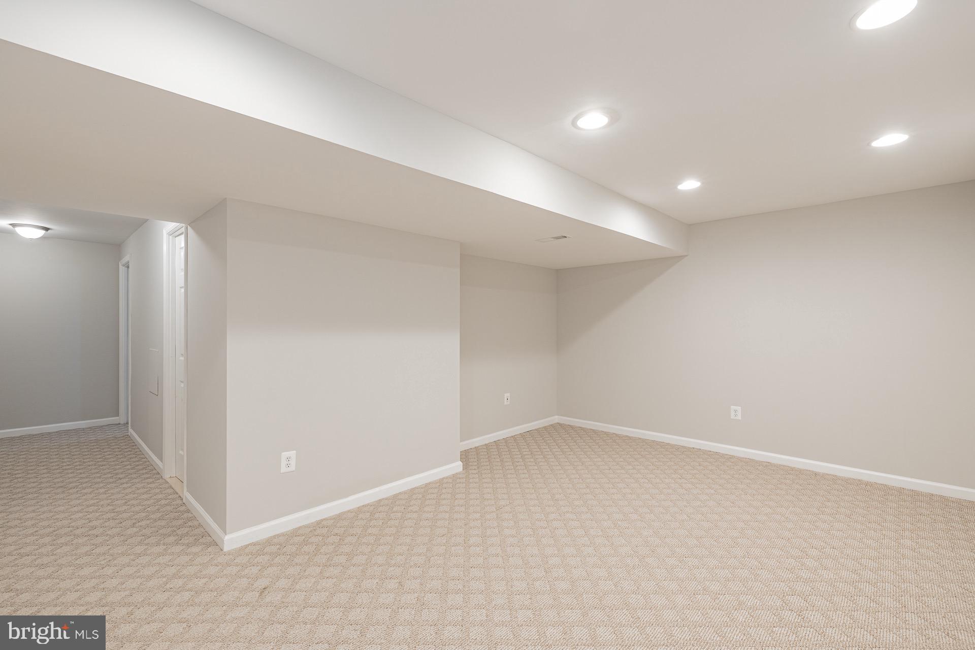 LAKE RIDGE - Residential