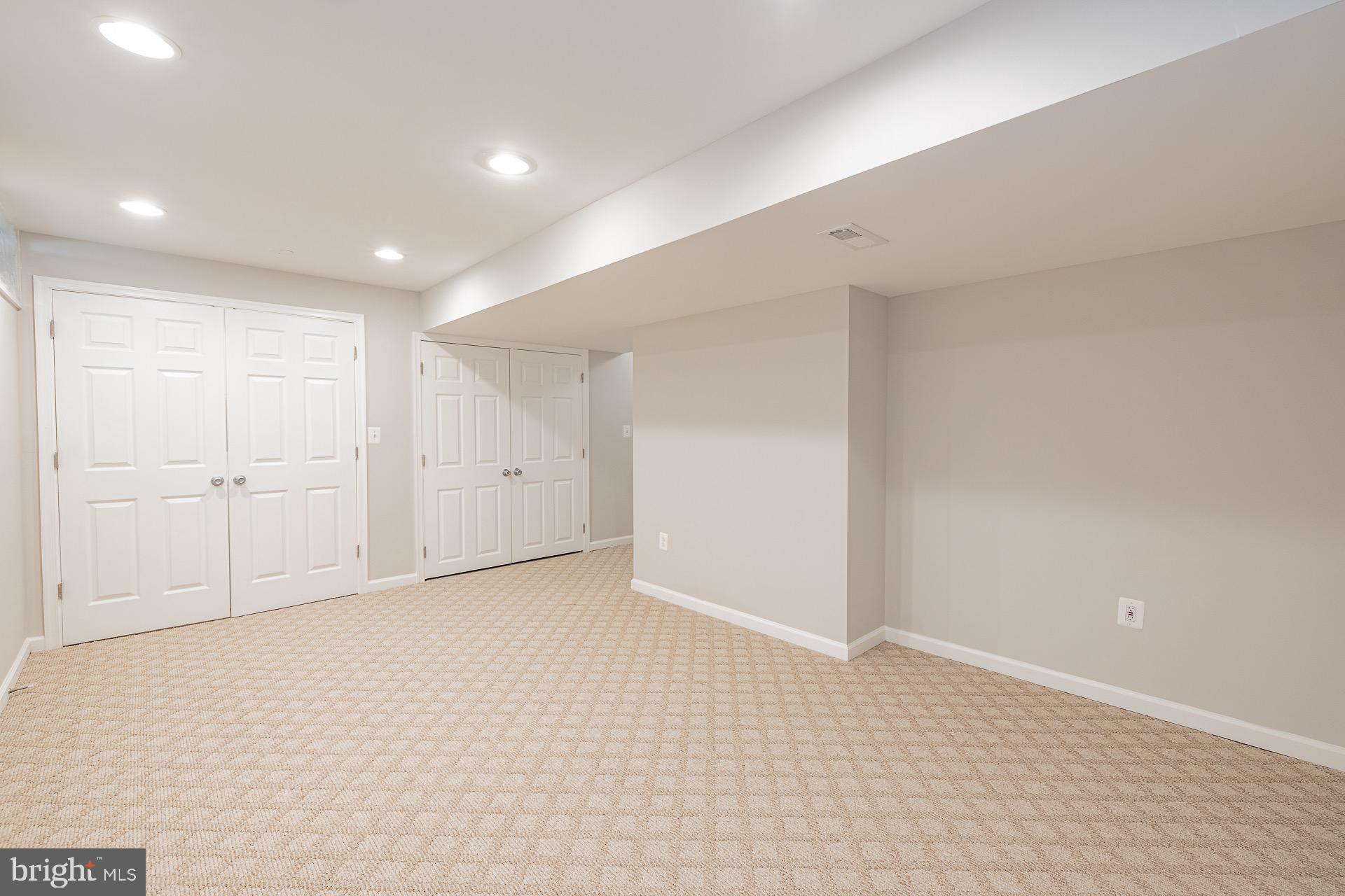 LAKE RIDGE - Residential