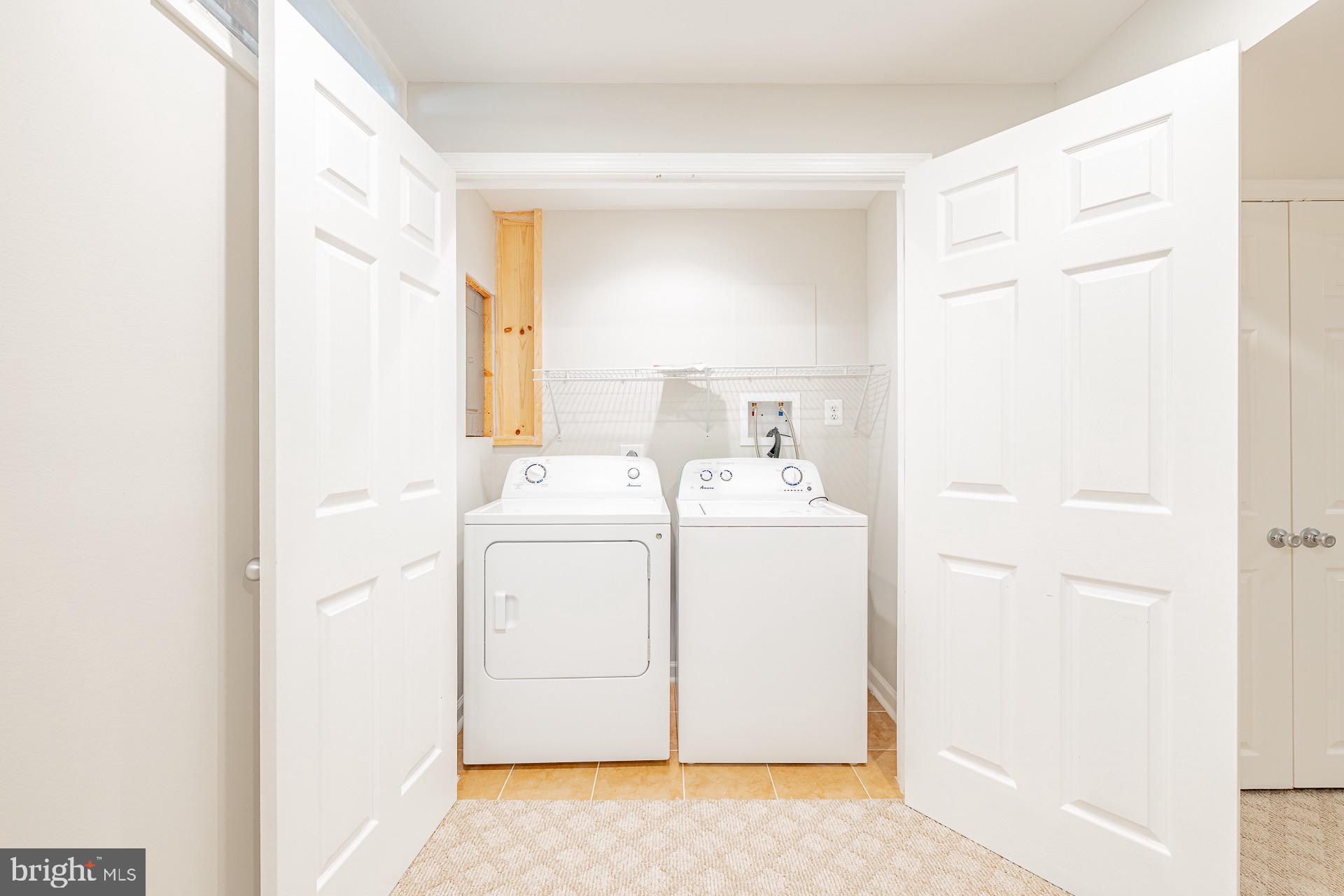 LAKE RIDGE - Residential