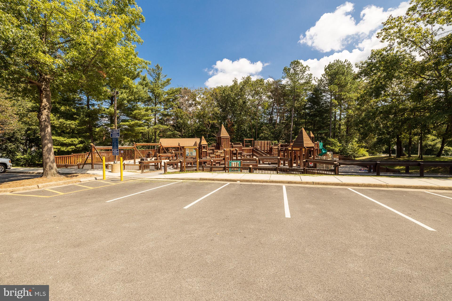 LAKE RIDGE - Residential