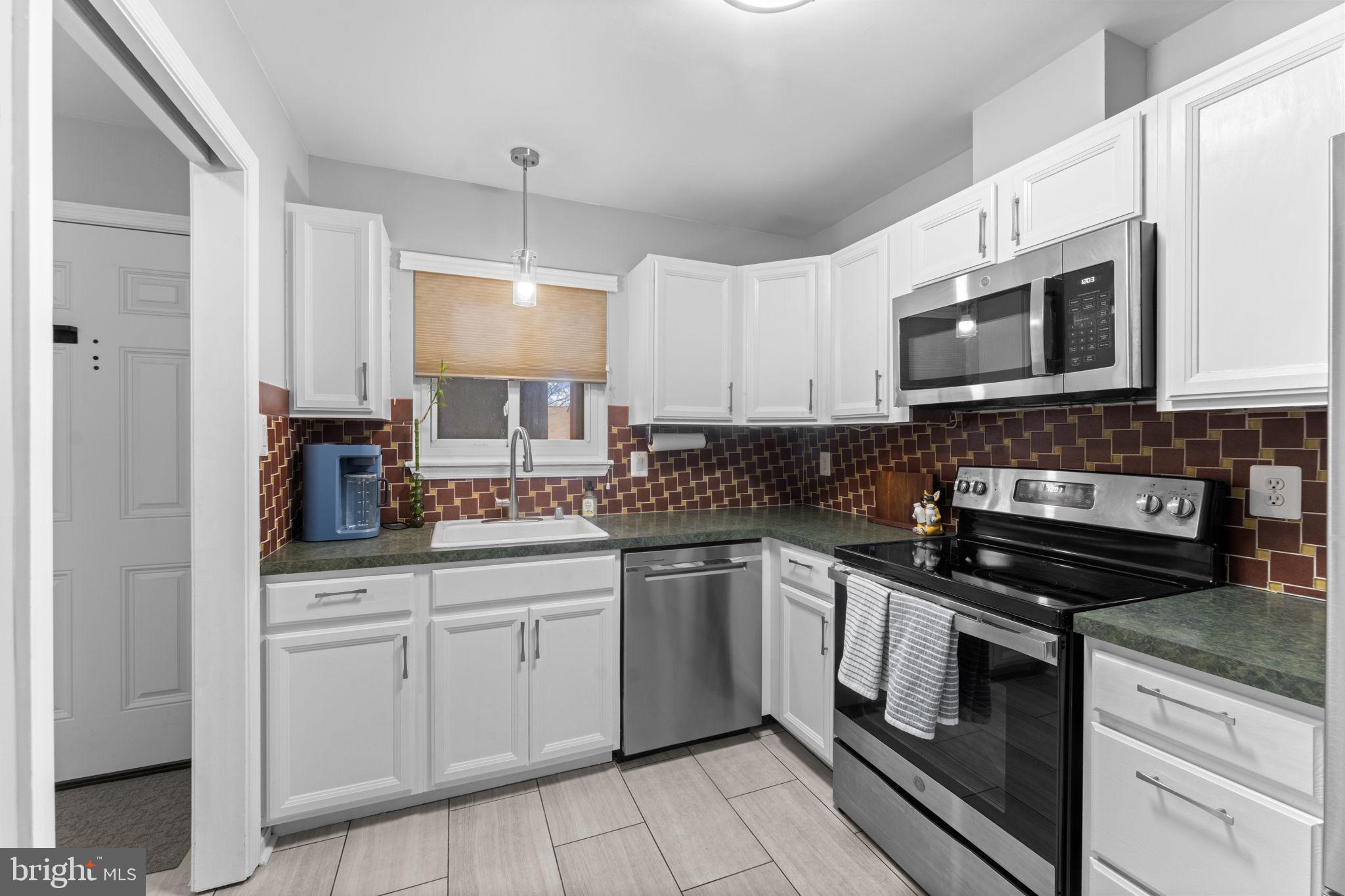 LEE OAKS - Residential