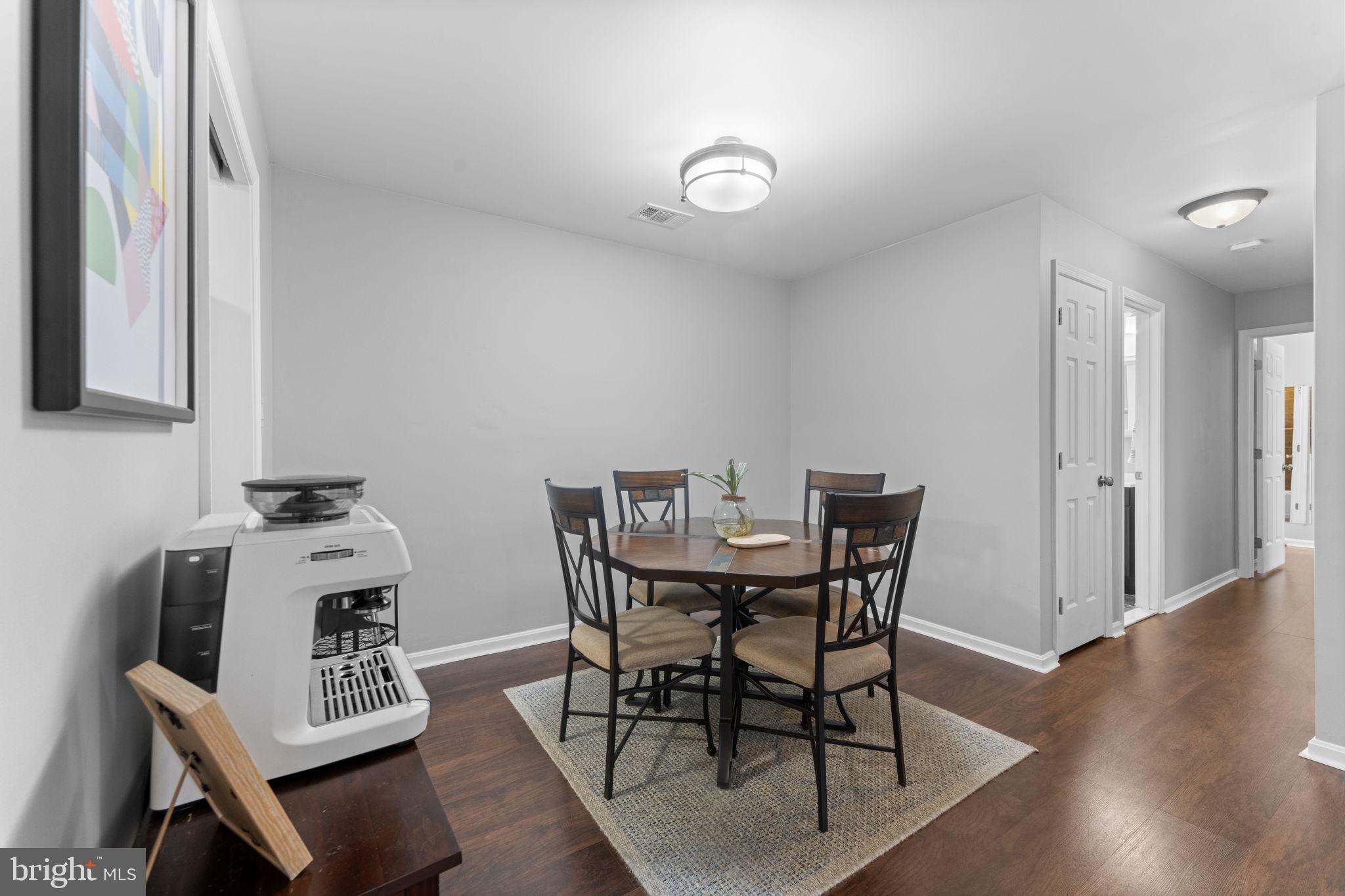 LEE OAKS - Residential