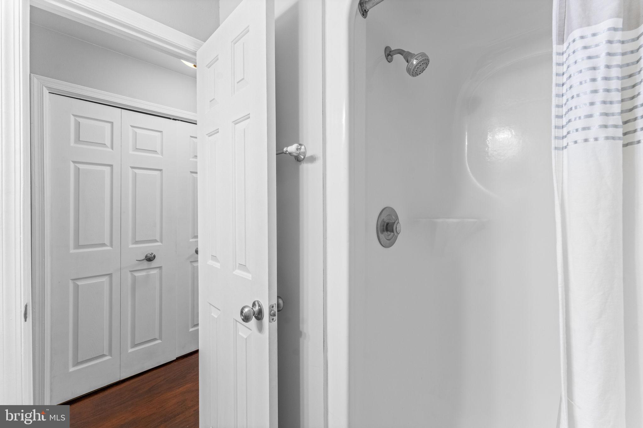 LEE OAKS - Residential