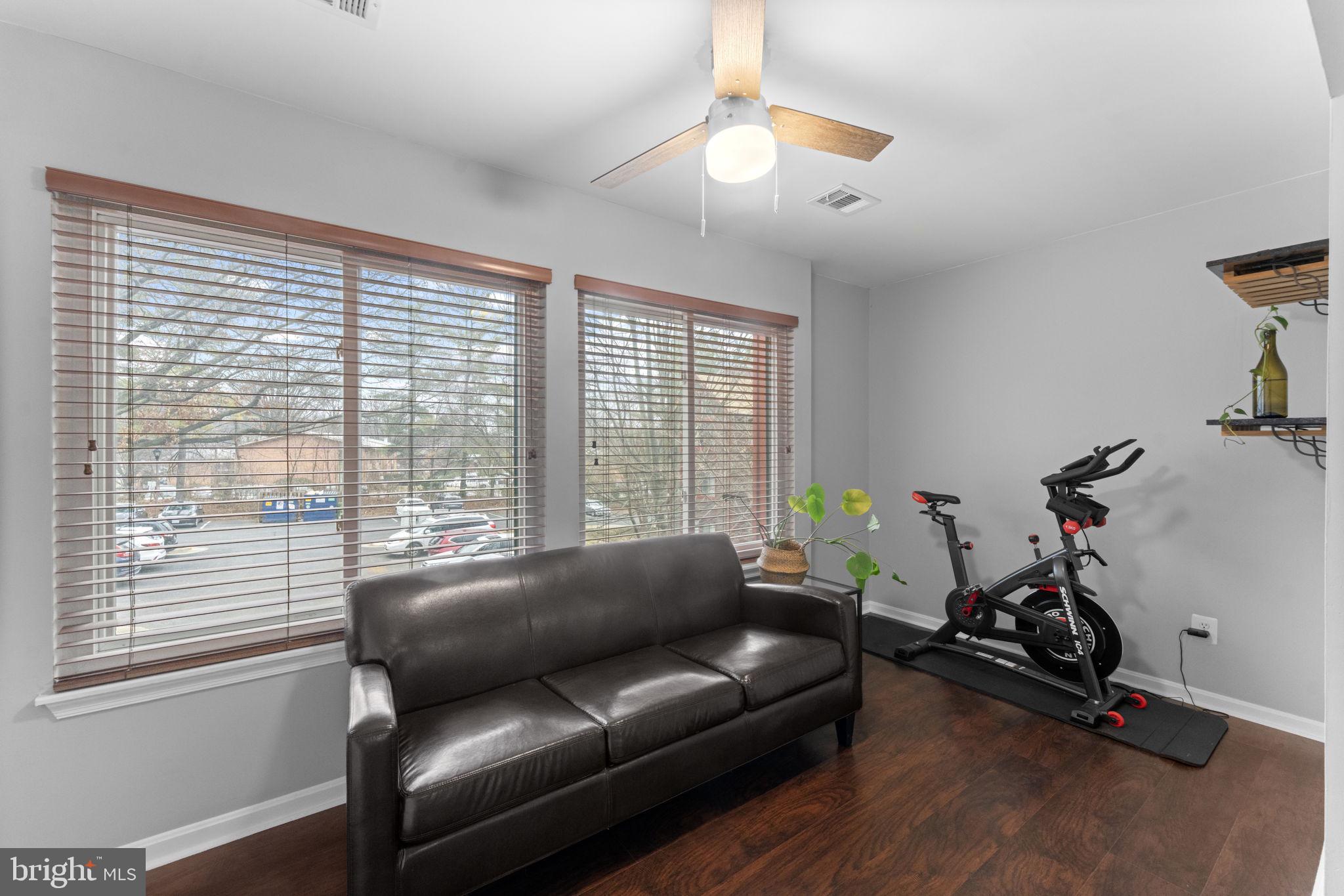 LEE OAKS - Residential