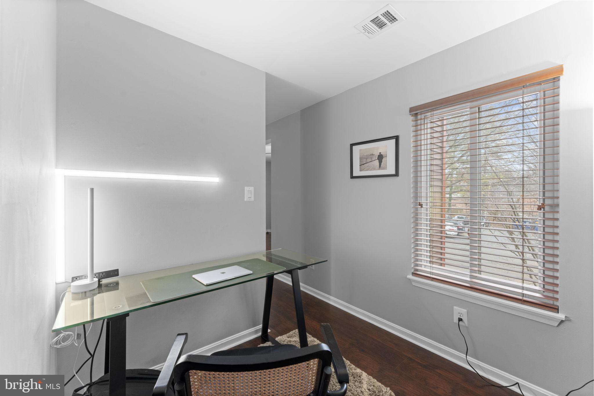 LEE OAKS - Residential