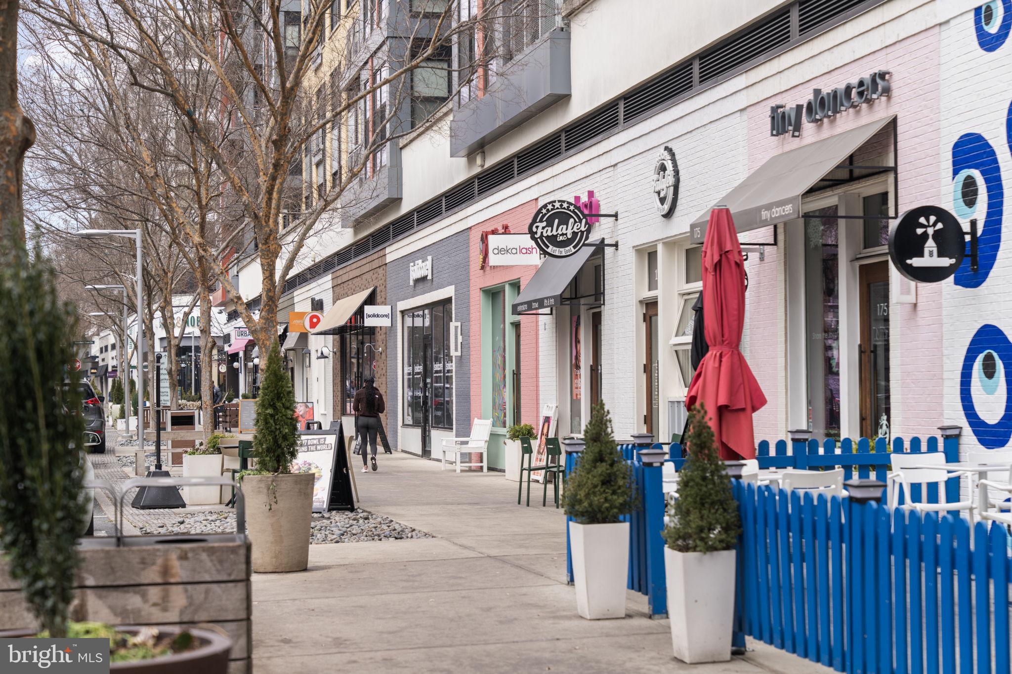 LEE OAKS - Residential