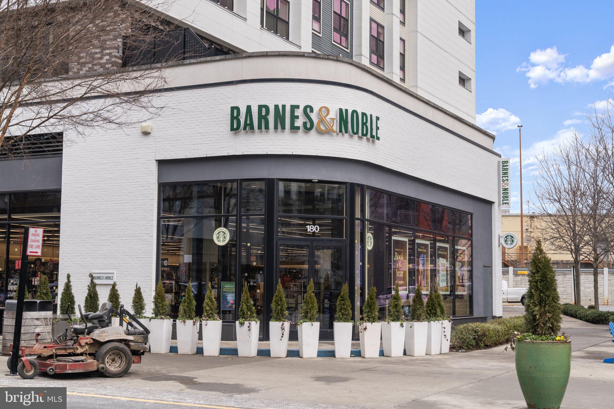 LEE OAKS - Residential