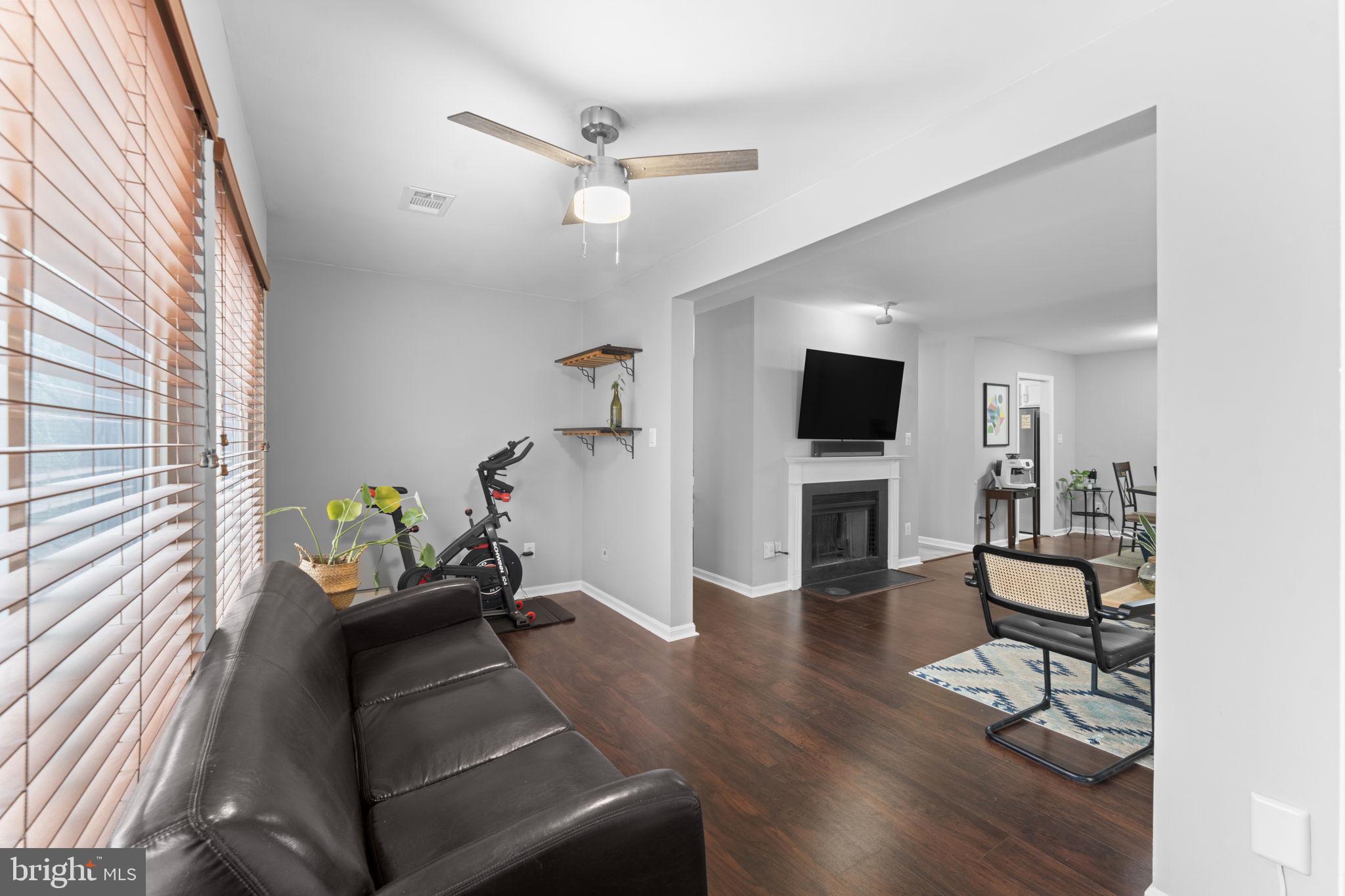 LEE OAKS - Residential