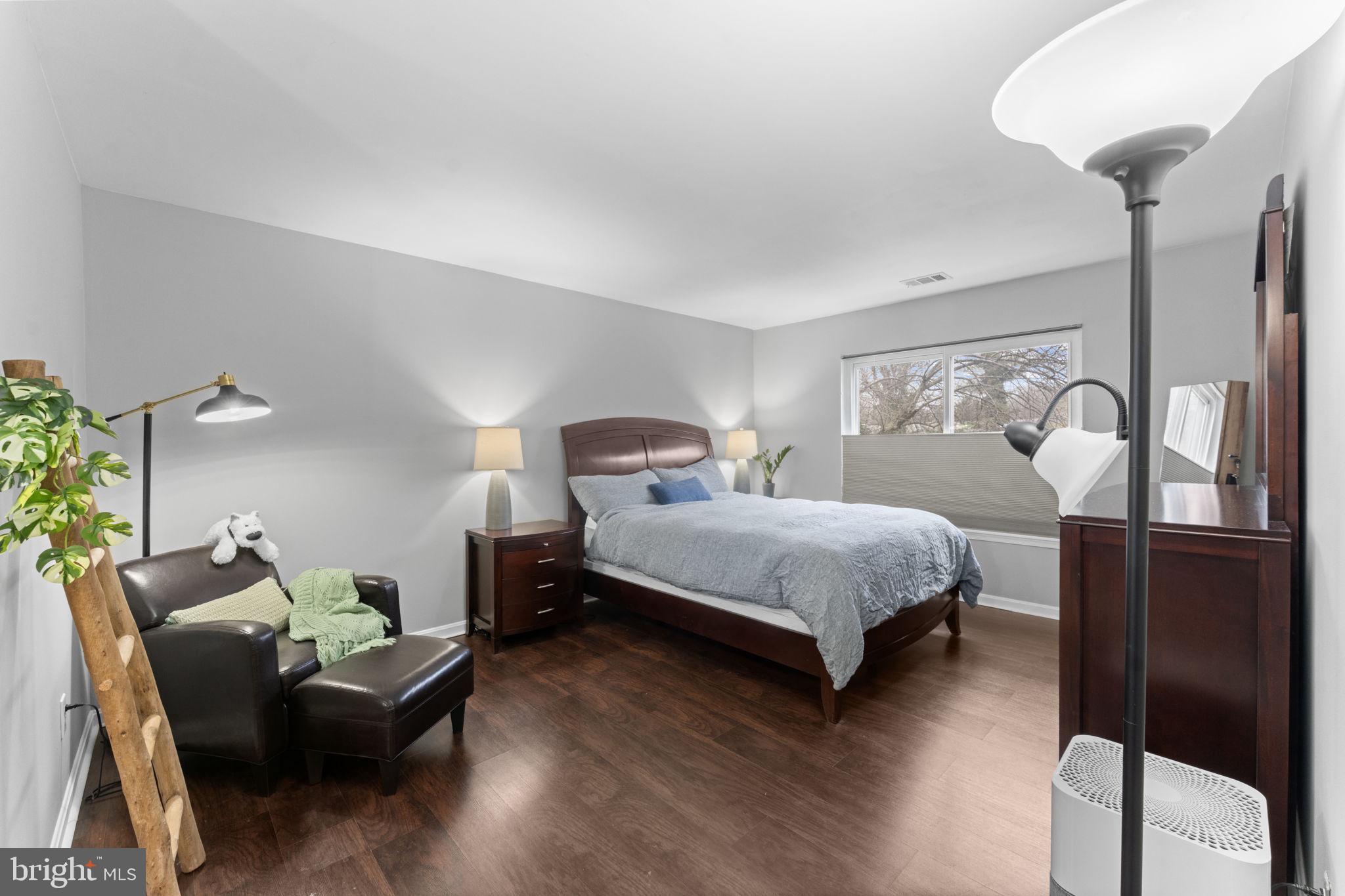 LEE OAKS - Residential