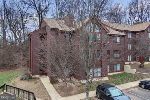 2806 LEE OAKS PLACE 202 FALLS CHURCH VA 22046