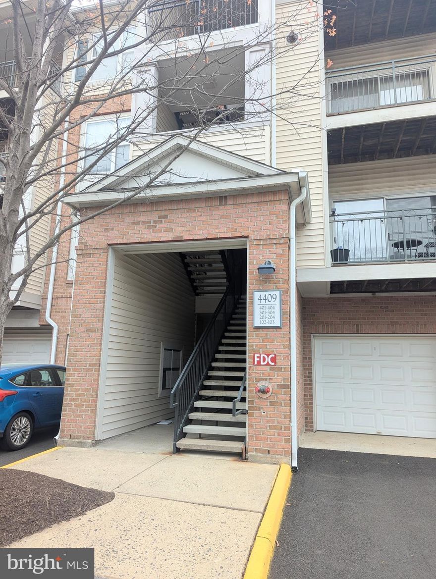 Lovely 2 bed, 2 bath condo in Fairfax waiting for you to call it home! Open concept, high ceilings, modern light fixtures, gas fireplace, updated kitchen. This unit has it all, with a balcony and an extended 1-car garage! Two large bedrooms with walk-in closets and bathrooms make it ideal. The large living room with separate dining space and a cozy workspace in between are ideal for those working from home, or just for organizing your office space. 

This neighborhood has security gates accessed with a key fob, community common areas and a pool. Lots of visitor parking spaces for friends and/or family visitors. Enjoy coffee on the balcony or relax in front of the fire.  Location is ideally situated to walk/ride to nearby amenities close to Government Center, Costco, Wegmans and more!