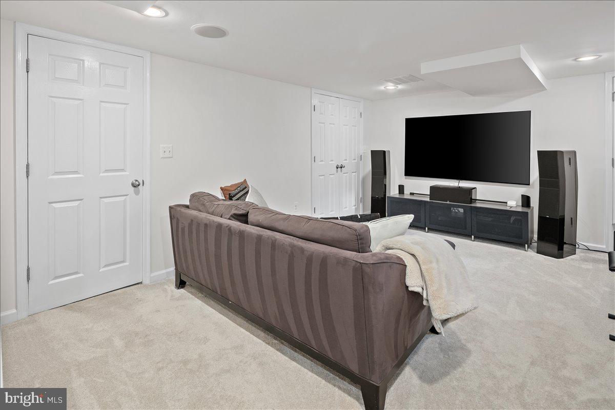 KENSINGTON ESTATES - Residential