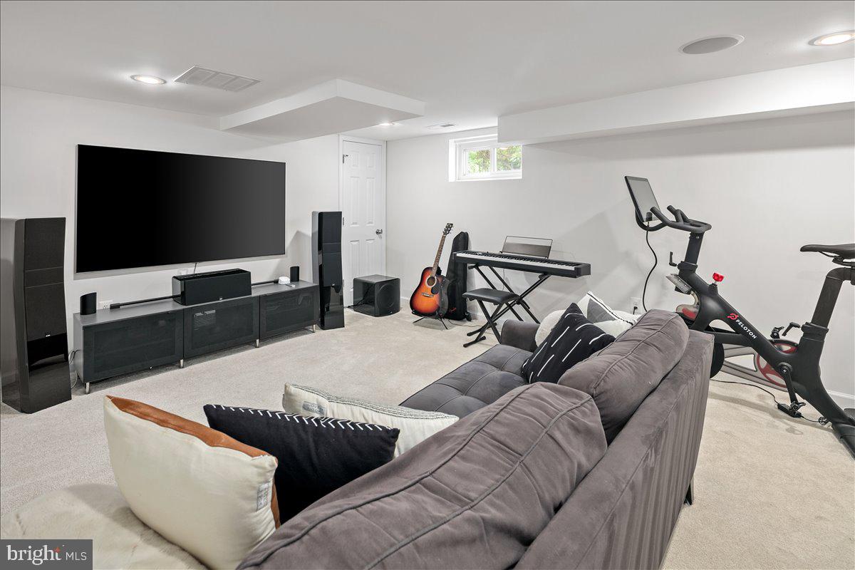 KENSINGTON ESTATES - Residential