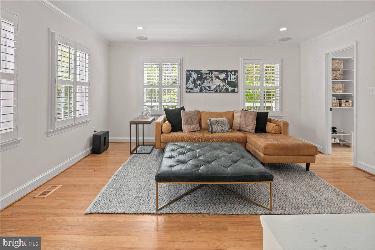 KENSINGTON ESTATES - Residential